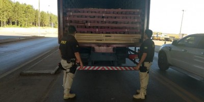 Caminhão com madeira irregular é apreendido em Vilhena, RO