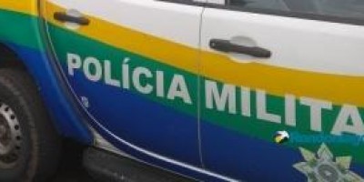 Desconhecido tenta matar homem a tiros em casa