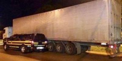 22 METROS CÚBICOS DE MADEIRA SÃO APREENDIDOS PELA PRF