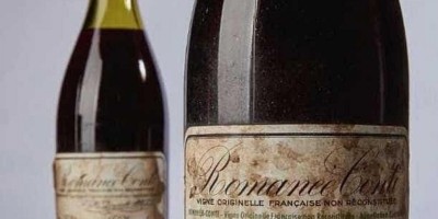 Garrafa de vinho de 1945 é leiloada por mais de R$ 2 milhões