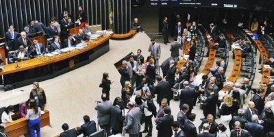 Nova Câmara deve aumentar bancadas de esquerda e direita