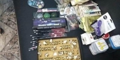 Dupla furta papelaria em Santa Luzia