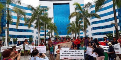 Indígenas realizam protesto em frente ao CPA em Porto Velho
