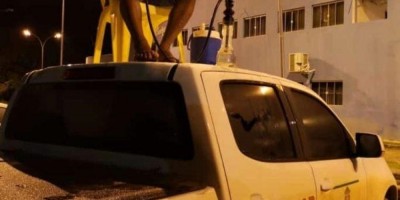 RO: Jovens postam fotos fumando narguilé em cima de veículo oficial e viram alvo de...