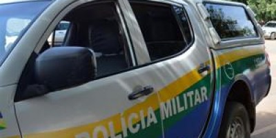 Mulher esfaqueia o marido durante crise de ciúmes