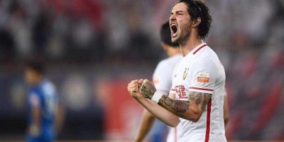 São Paulo se anima após Cuca conversar com Alexandre Pato