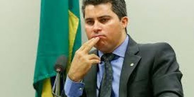 Senador Marcos Rogério tenta justificar voto junto aos internautas