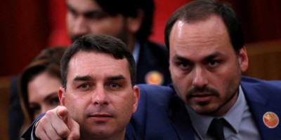 Comunicação põe ministro sob ataques