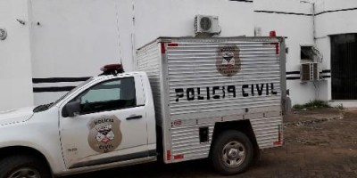 Corpo de idoso é encontrado boiando no rio candeias