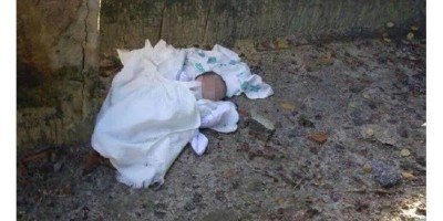 Covardia - Recém-nascida é encontrada à margem de estrada 
