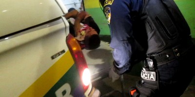 Filho atira no ex-companheiro da mãe que invadiu sua casa para roubar