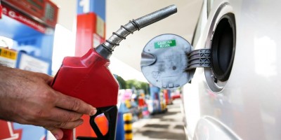 Petrobras aumenta em 2% o preço da gasolina nas refinarias
