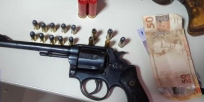 Homem é preso pela PRF com armas de fogo em Ji-Paraná, RO