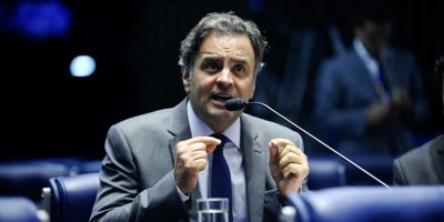Juiz determina bloqueio de até R$ 128 milhões de Aécio