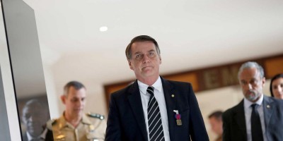 Bolsonaro diz que demitirá presidente dos Correios
