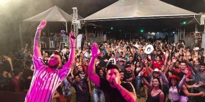 ROLIM DE MOURA: Piseiro universitário é sucesso