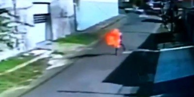 Vídeo: homem “pega fogo” ao manusear álcool com cigarro aceso