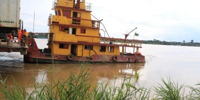 PORTO VELHO: Rebocador afunda no rio Madeira
