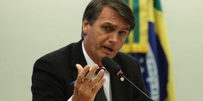 Bolsonaro reage a fala de Huck e cita compra de jatinho