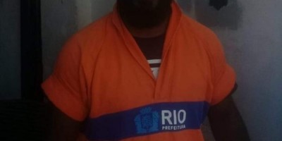 Gari encontra R$ 700 e devolve à idosa que pagaria aluguel 