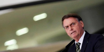 Bolsonaro se reúne com advogado de Flávio no caso Queiroz