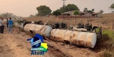 Caminhão tanque carregado com óleo diesel tomba em Rondônia
