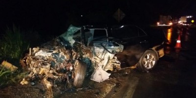 Condutor de Corolla morre em gravíssimo acidente na BR-364 