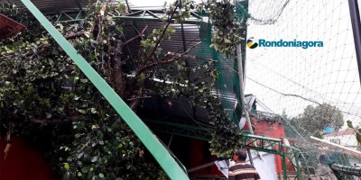 PORTO VELHO: Temporal causa destruição na Capital