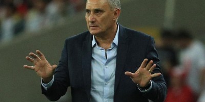 Sem jogadores do Brasil, Tite faz convocação para amistosos