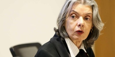 Cármen Lúcia manda TRF-4 soltar presos em 2ª instância