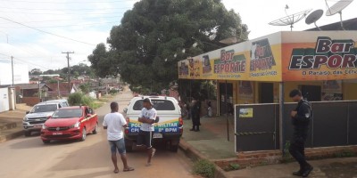JARU: Corpo de homem é encontrado em frente de bar 