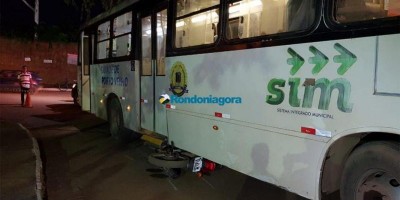 Motociclista morre esmagado por ônibus em Rondônia