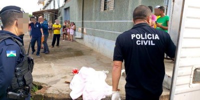 Corpo de mulher fica 7 horas ao relento aguardando perícia