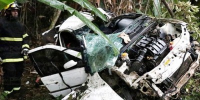 Grave acidente com carro em rodovia deixa cinco mortos