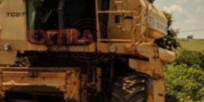 Sitiante viaja e tem colheitadeira furtada em Chupinguaia