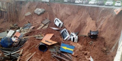 Vídeo: cratera se abre em obra na Asa Sul e engole carros