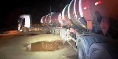 PRF flagra motorista furtando e vendendo combustível para colega em Vilhena