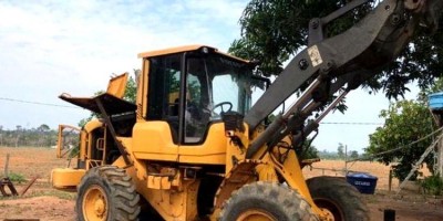 Criminosos invadem fazenda, fazem casal refém e roubam tratores em Alto Paraíso