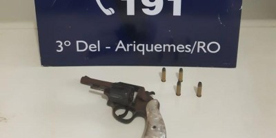 PRF prende homem com problemas psiquiátricos portando arma de fogo em Alto Paraíso, RO
