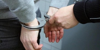 Mulher é presa por desacato a PM em Porto Velho: 'Todo policial é safado e merece...