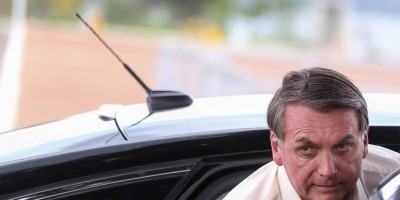 Em novo ataque à imprensa, Bolsonaro diz que jornalistas são 'raça em extinção'