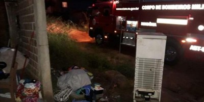 Fogo destrói forro de residência no setor 07 em Jaru