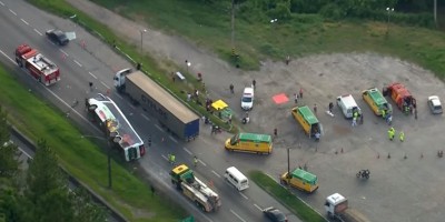 Ônibus da Eucatur tomba e deixa pelo menos 15 feridos na grande SP; veja o vídeo