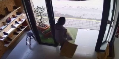 Mulher rouba 40 vibradores para distribuir a vizinhas; veja o vídeo