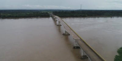 Com início em 2014, obra da ponte sobre o rio Madeira que liga Rondônia ao Acre está...