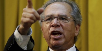 Crítica? Paulo Guedes diz que com o dólar baixo, 'todo mundo estava indo para a Disney,...