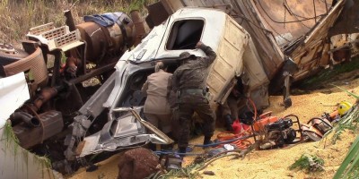 Atualização: Motorista morre preso às ferragens em acidente no trevo de Rolim com a...