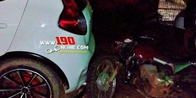 Motociclista colide na traseira de veículo estacionado e acaba se ferindo em Alta...