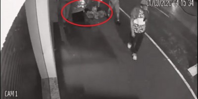 Câmera registra homem destruindo decoração de loja em Porto Velho