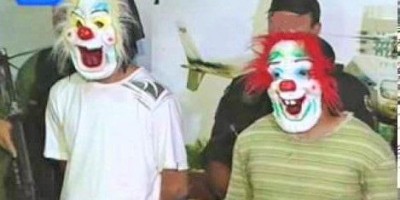 Assaltante com máscara de palhaço e comparsas realizam assalto em Ariquemes